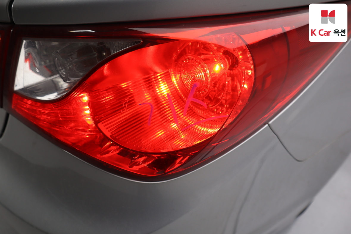 Hyundai Sonata 2012 - Image 40