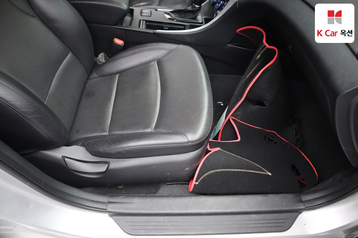 Hyundai Sonata 2012 - Image 29