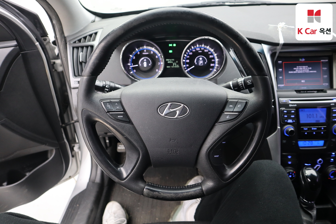 Hyundai Sonata 2012 - Image 10