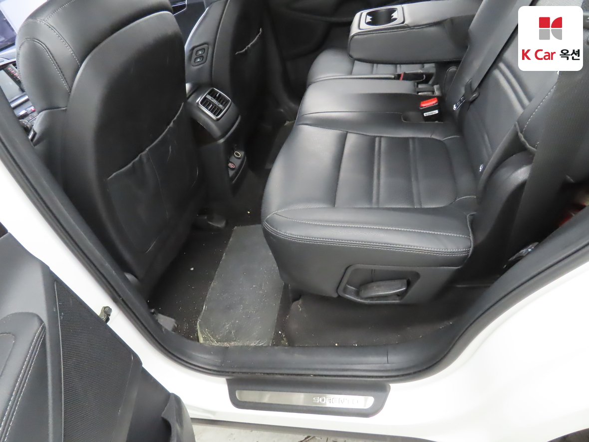 Kia Sorento 2017 - Image 24