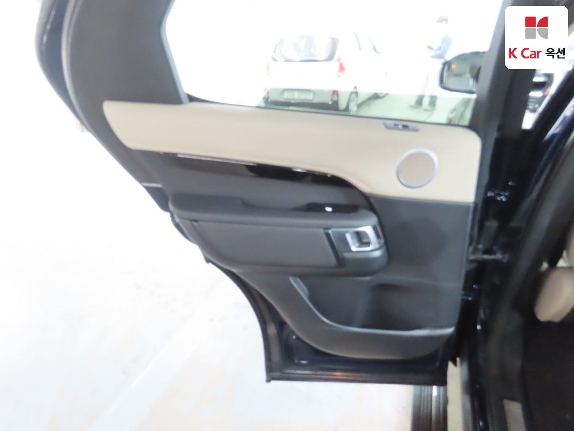 Land Rover Discovery - 24