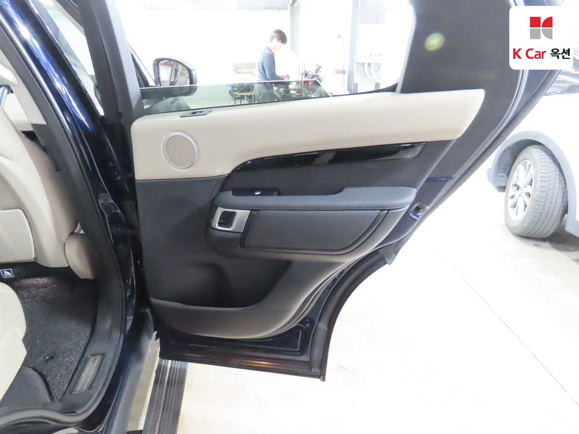 Land Rover Discovery - 30