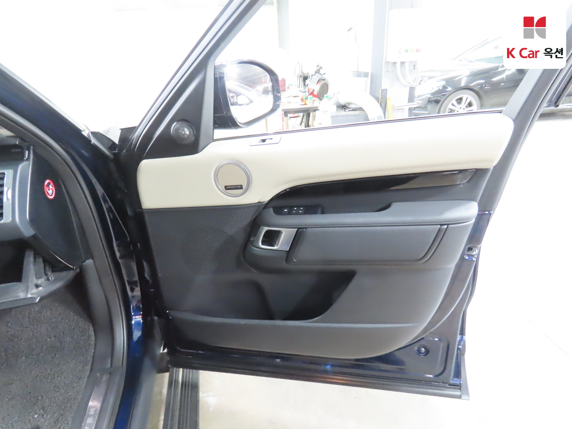 Land Rover Discovery - 32