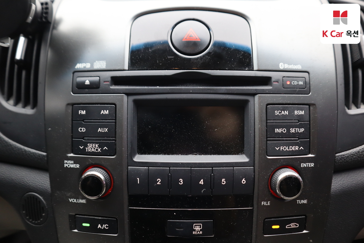 كيا فورتي 2010 - صورة 13