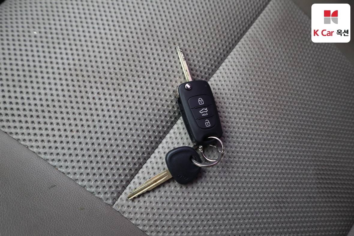 كيا فورتي 2010 - صورة 16