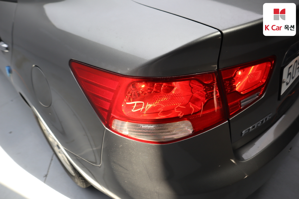 كيا فورتي 2010 - صورة 38