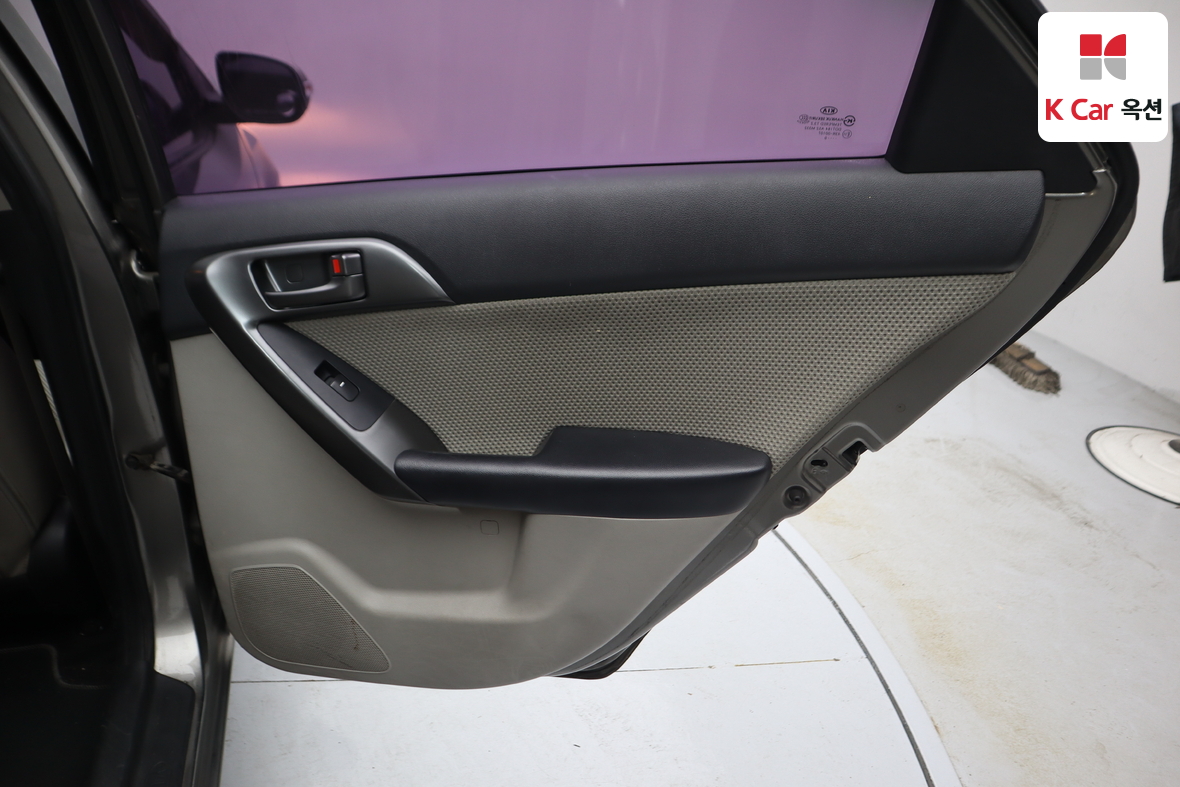 كيا فورتي 2010 - صورة 24