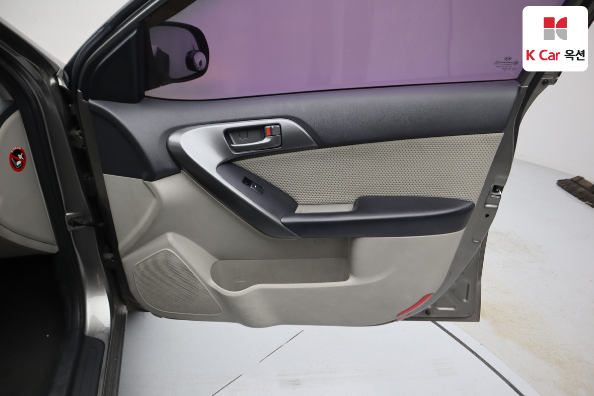 كيا فورتي 2010 - صورة 26