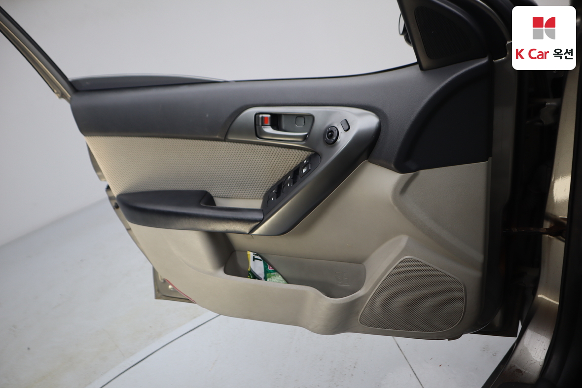 كيا فورتي 2010 - صورة 8