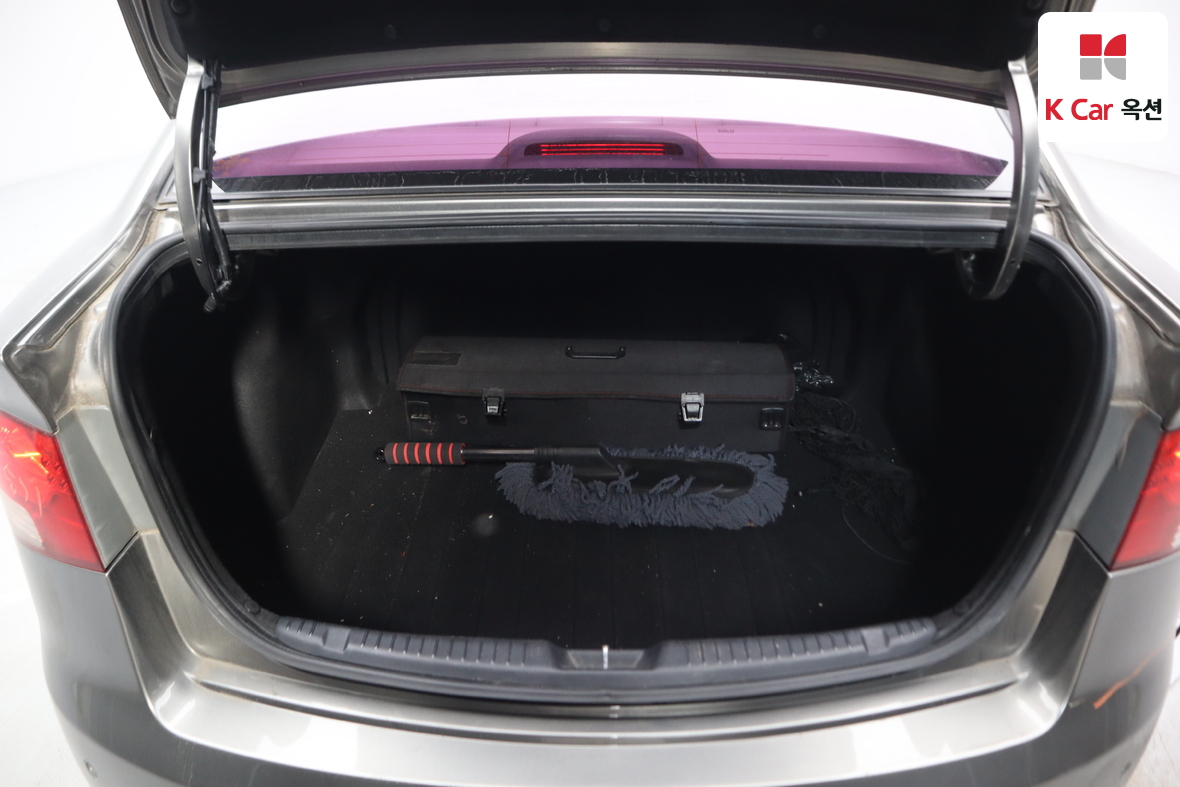 كيا فورتي 2010 - صورة 23