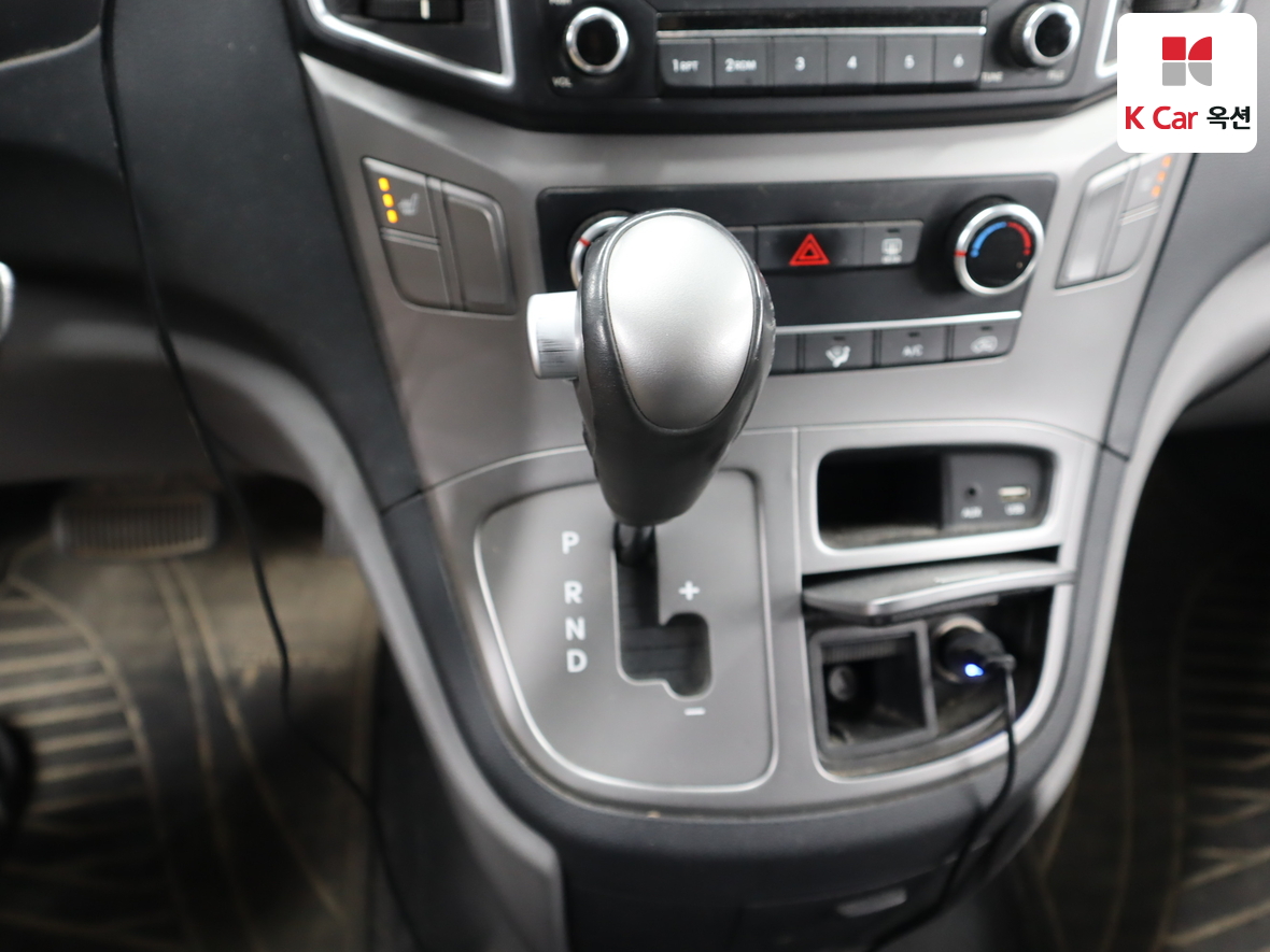 هيونداي جراند ستاريكس 2018 - صورة 16