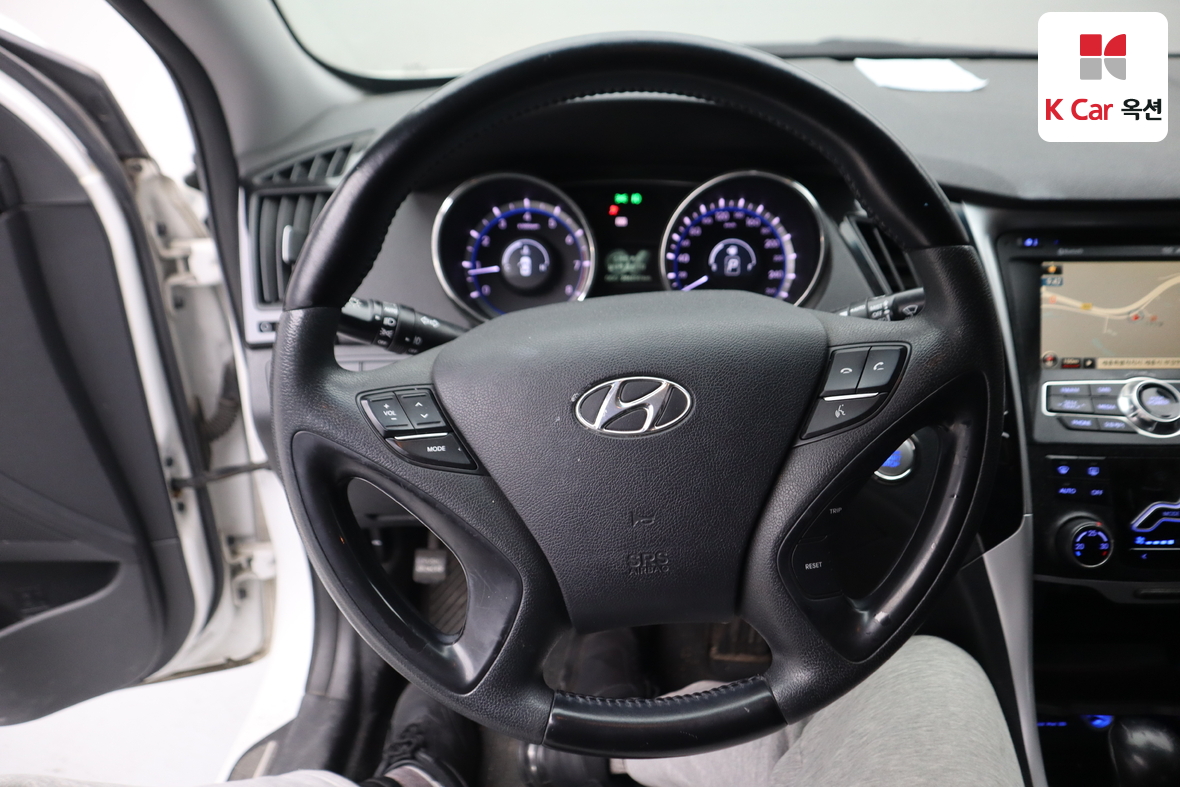 Hyundai Sonata 2010 - Image 10