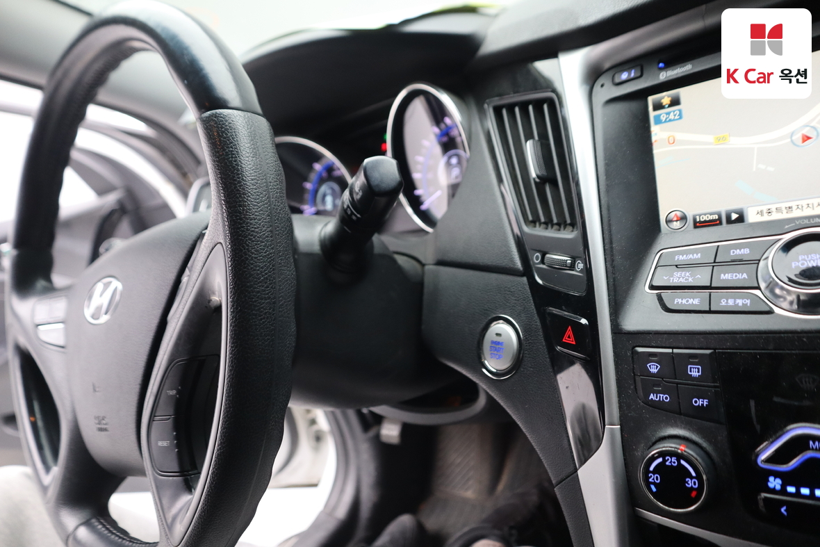 Hyundai Sonata 2010 - Image 11