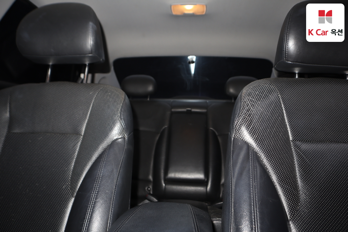 Hyundai Sonata 2010 - Image 19