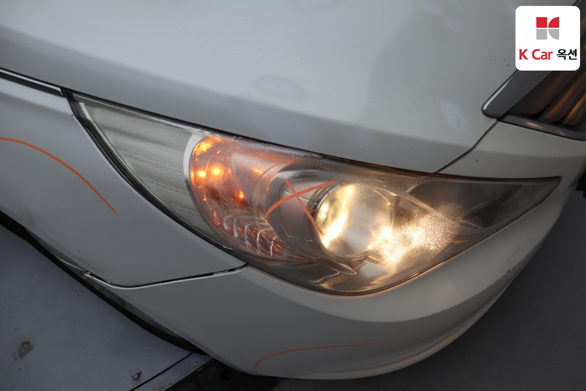 Hyundai Sonata 2010 - Image 44