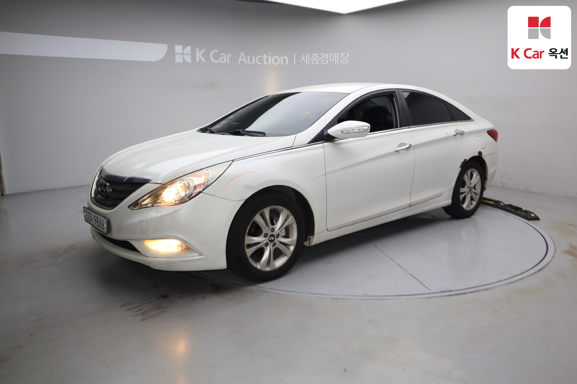 Hyundai Sonata 2010 - Image 1