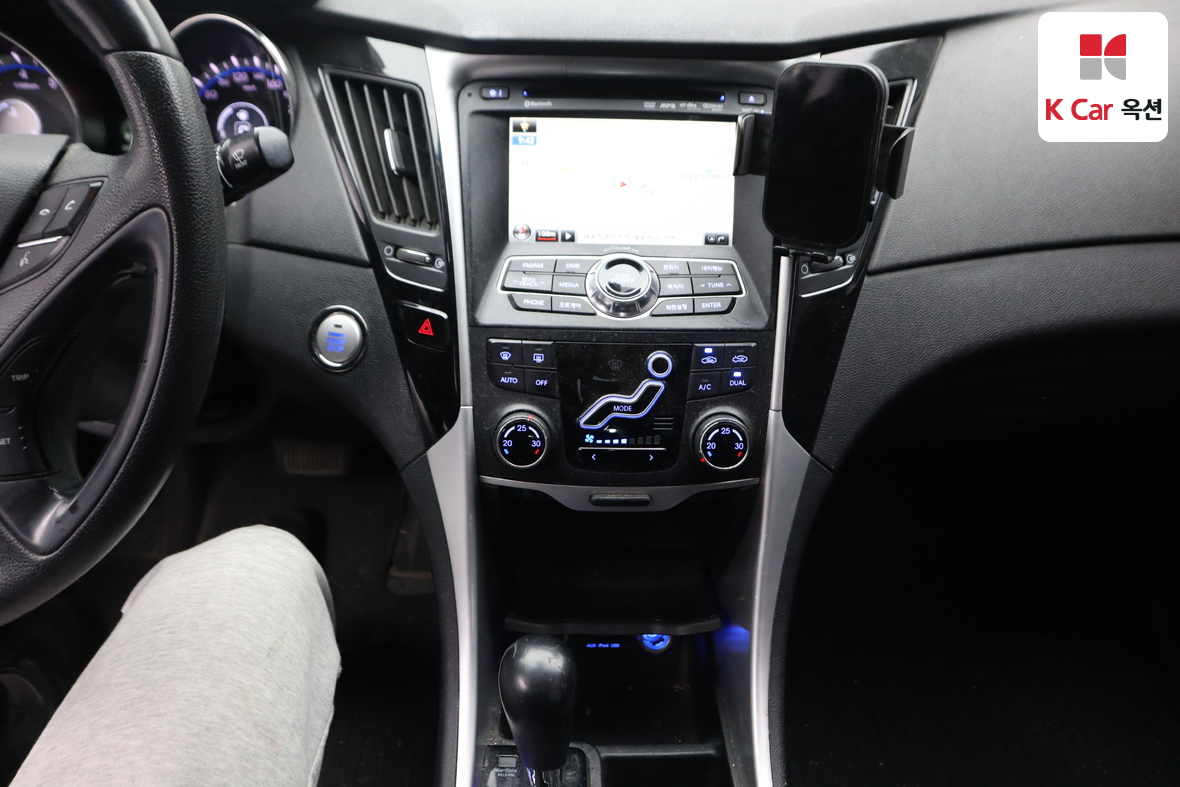 Hyundai Sonata 2010 - Image 6