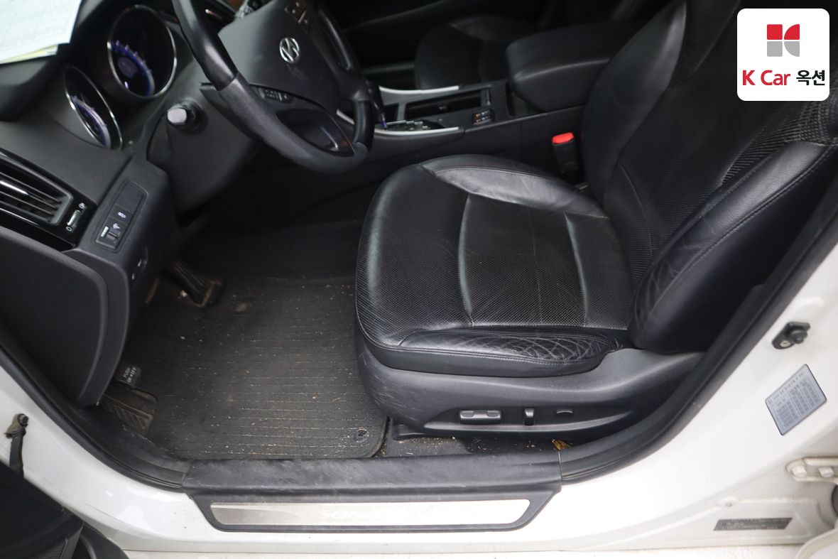 Hyundai Sonata 2010 - Image 20