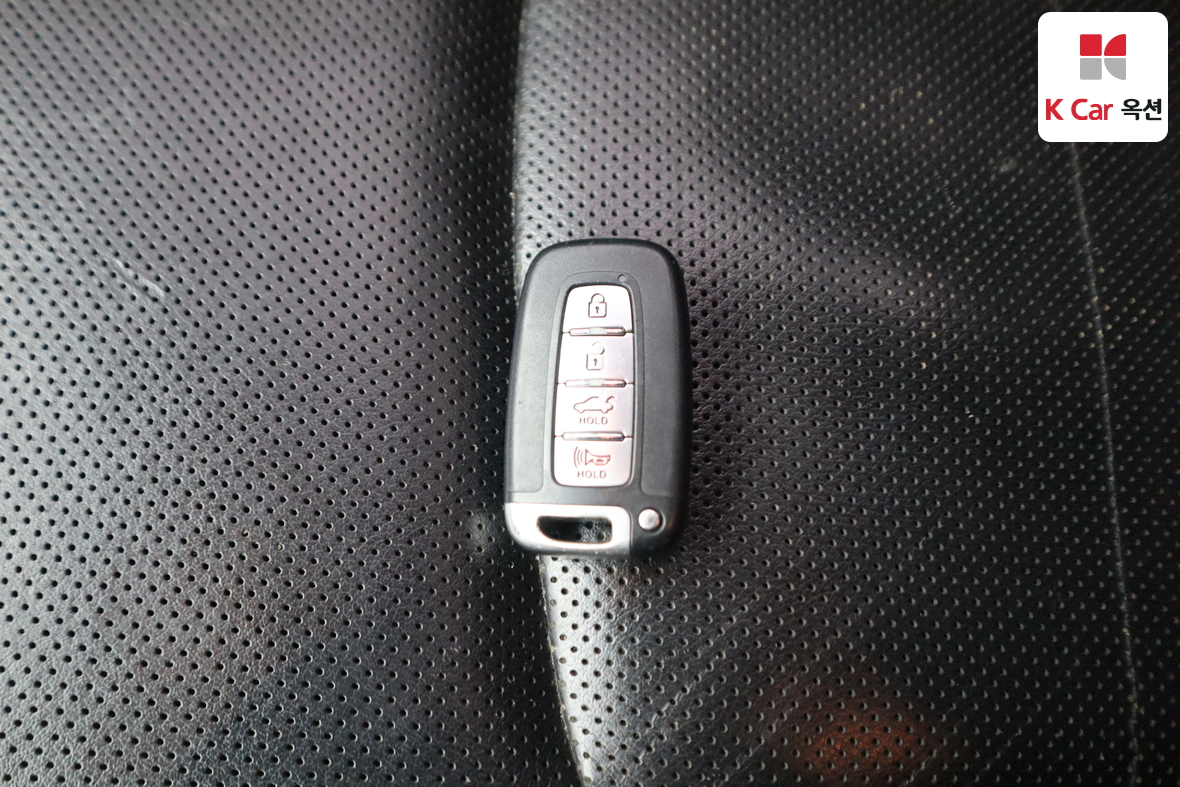 Hyundai Sonata 2010 - Image 18