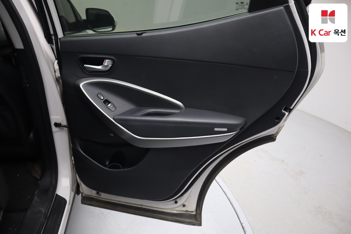 هيونداي سانتافي 2016 - صورة 25