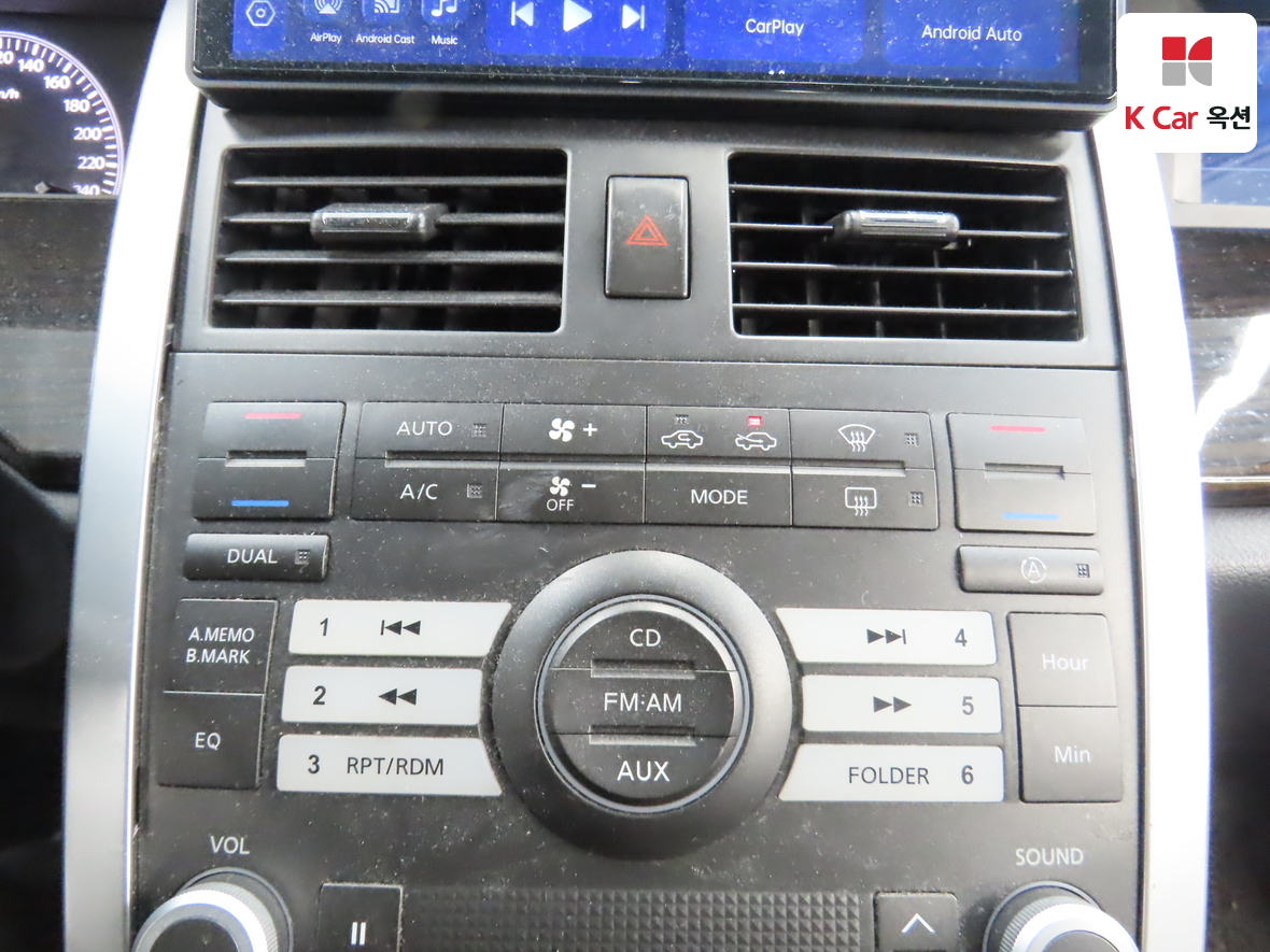 Renault Samsung SM7 2011 - Image 15