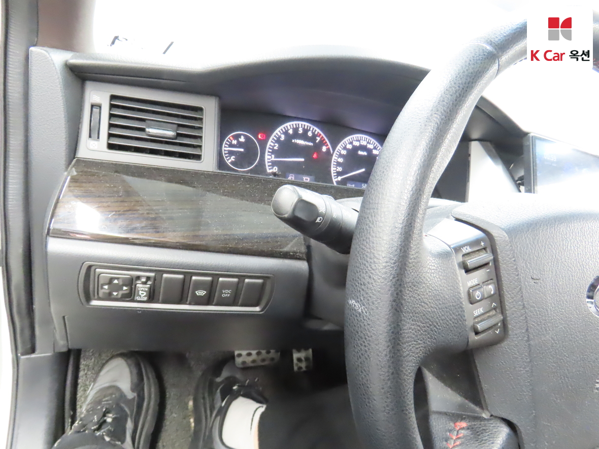 Renault Samsung SM7 2011 - Image 9