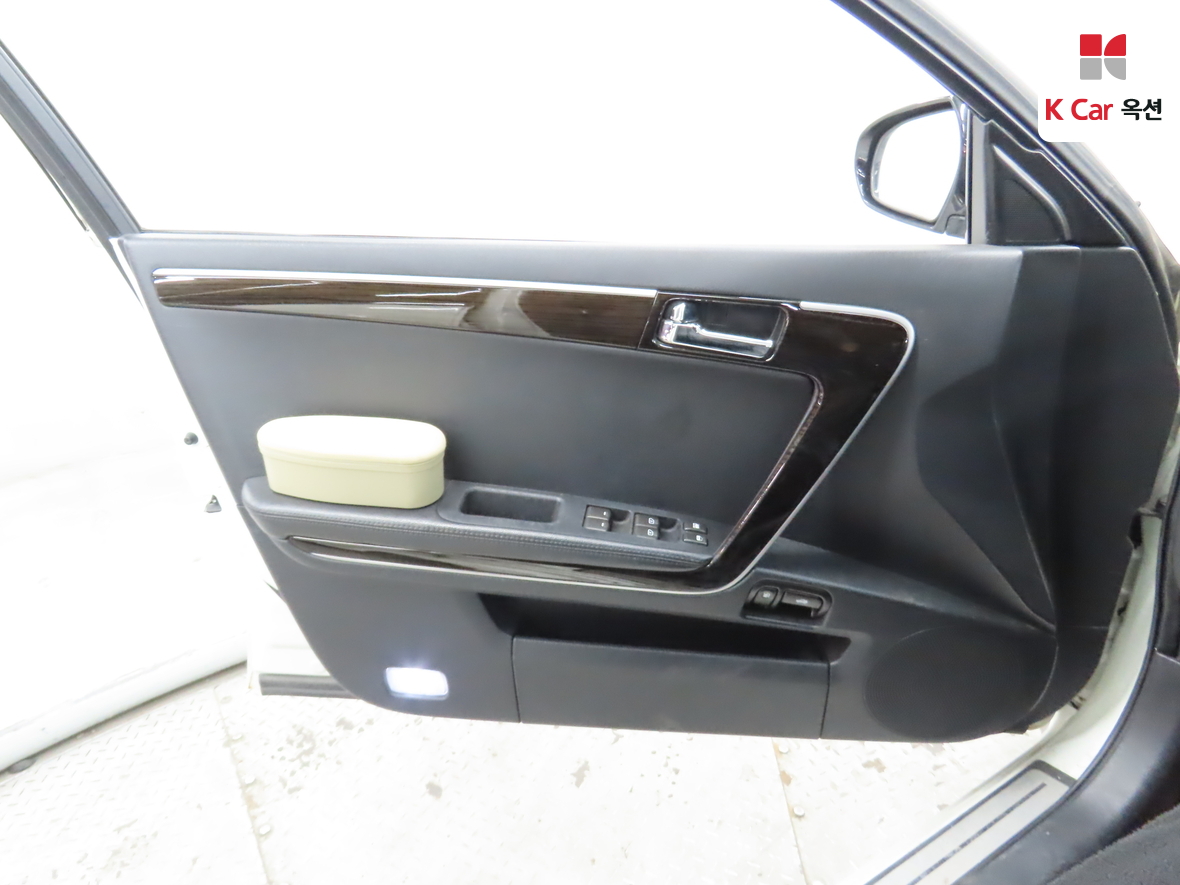 Renault Samsung SM7 2011 - Image 8