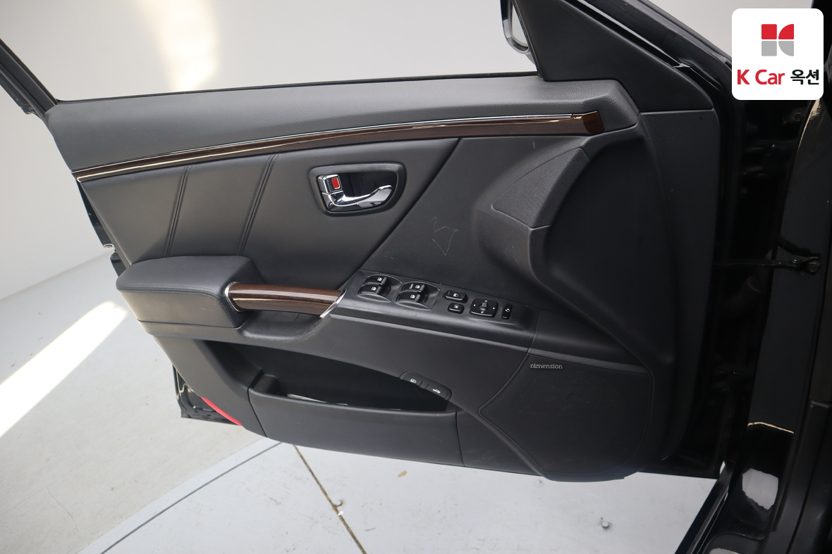 Hyundai Grandeur 2011 - Image 8