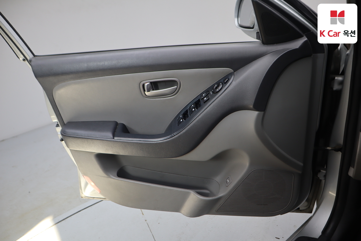 هيونداي إلانترا 2008 - صورة 8