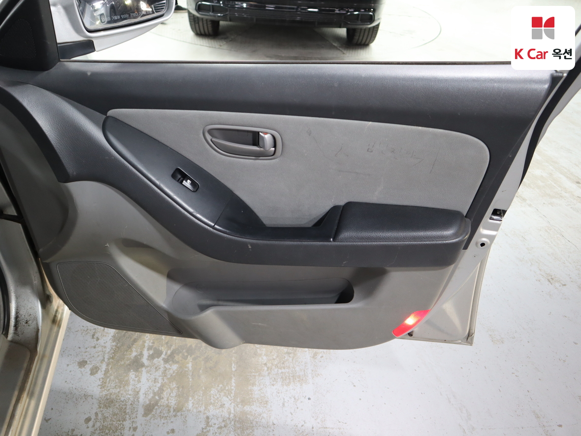 Hyundai Elantra 2007 - Image 28