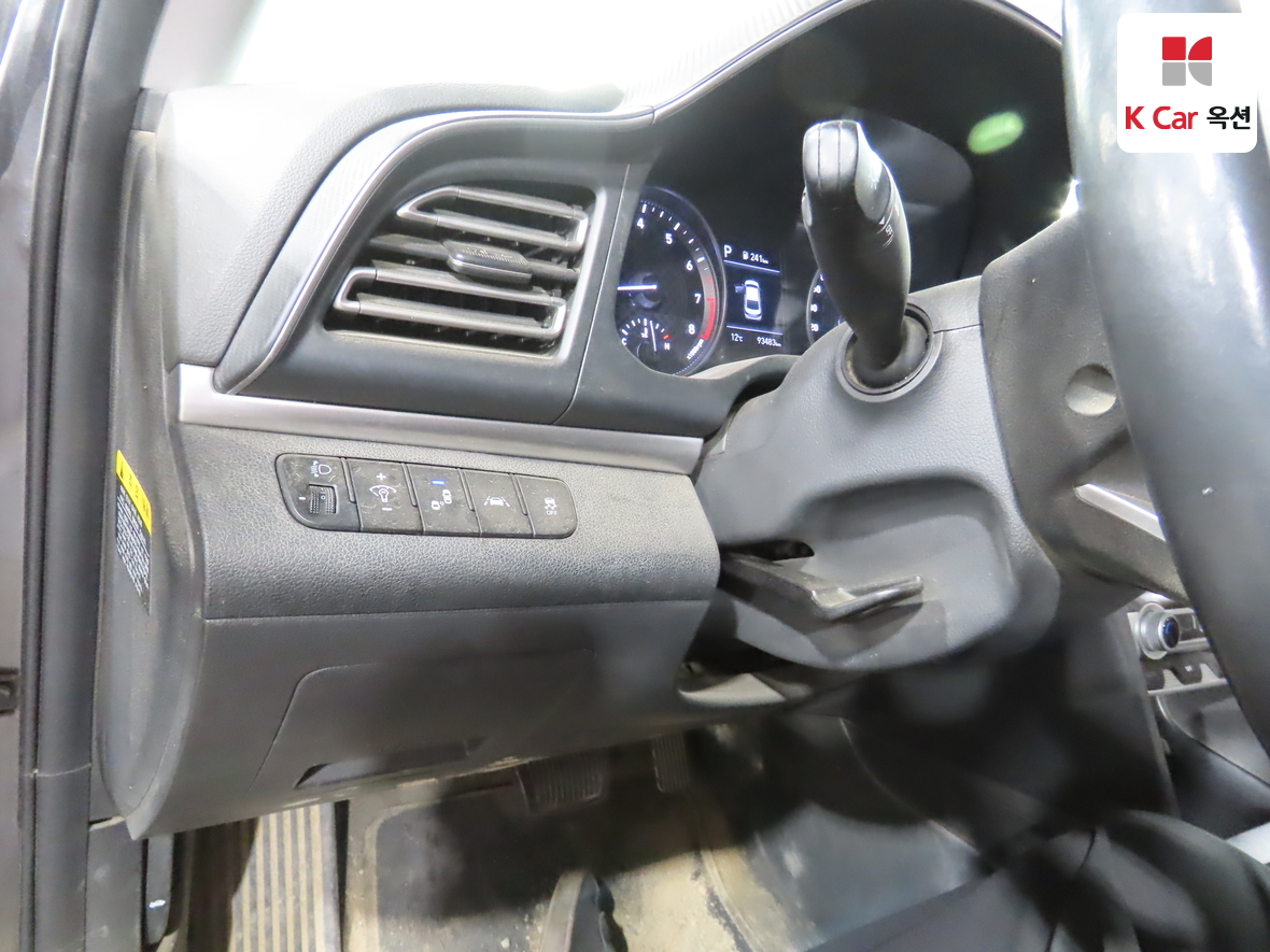 Hyundai Elantra 2020 - Image 9