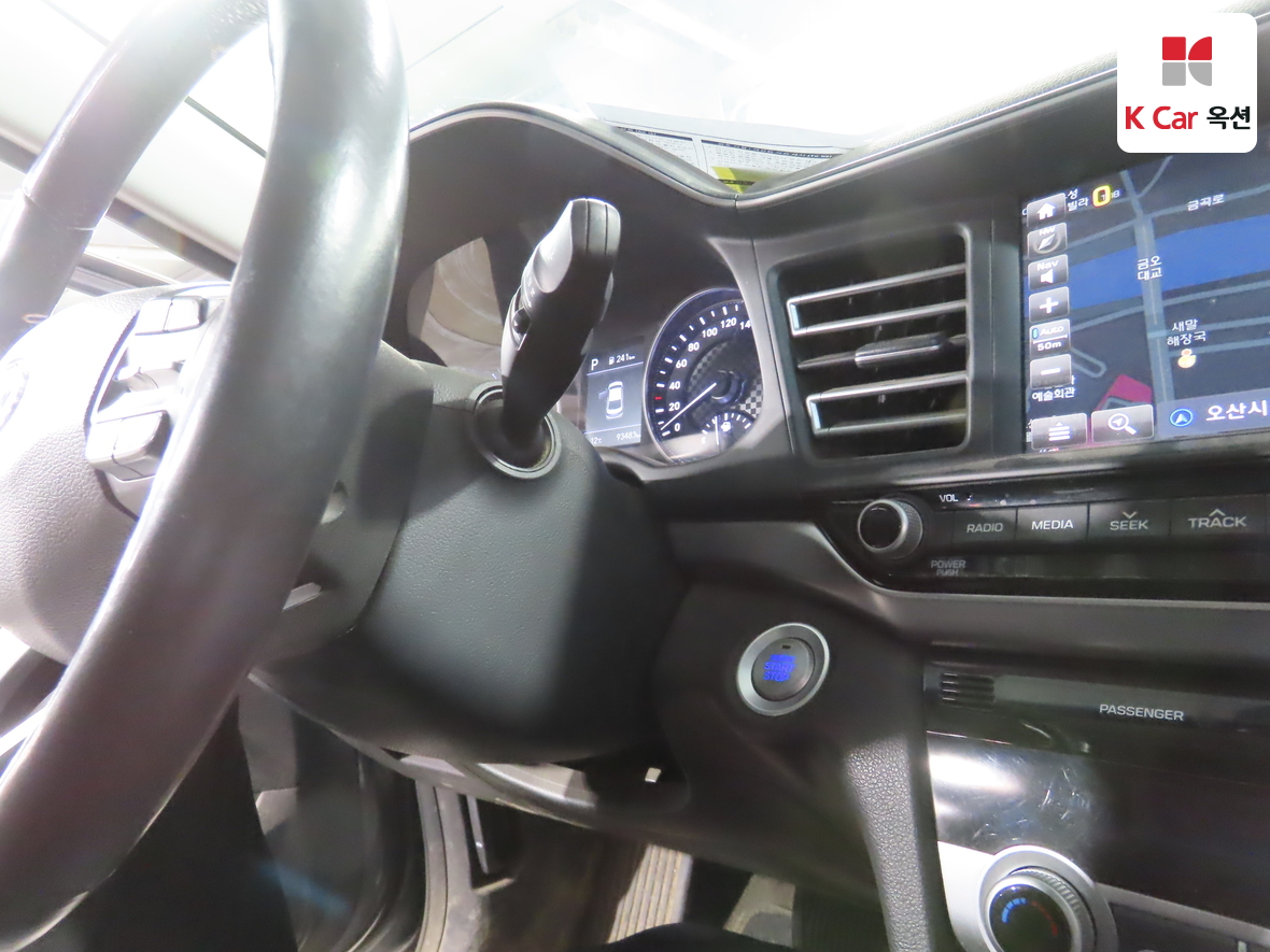 Hyundai Elantra 2020 - Image 11