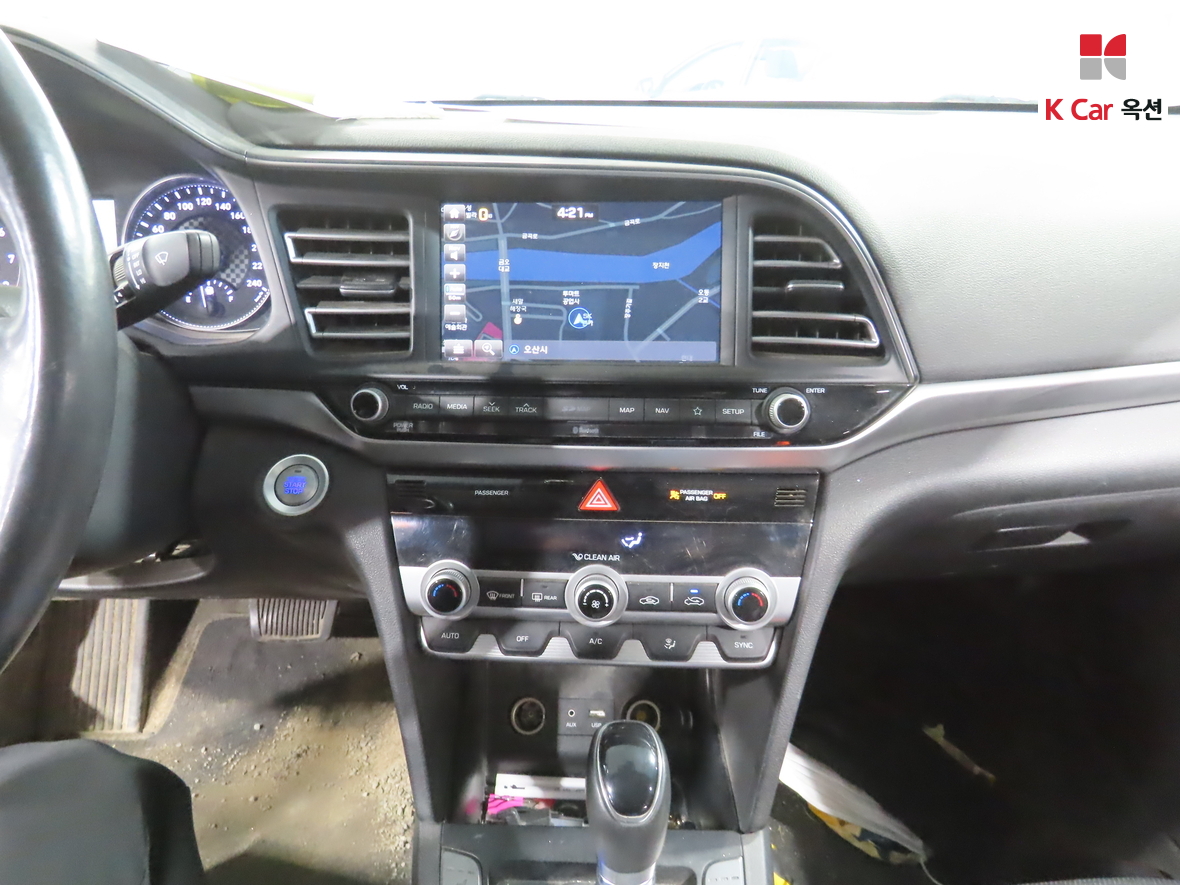 Hyundai Elantra 2020 - Image 6