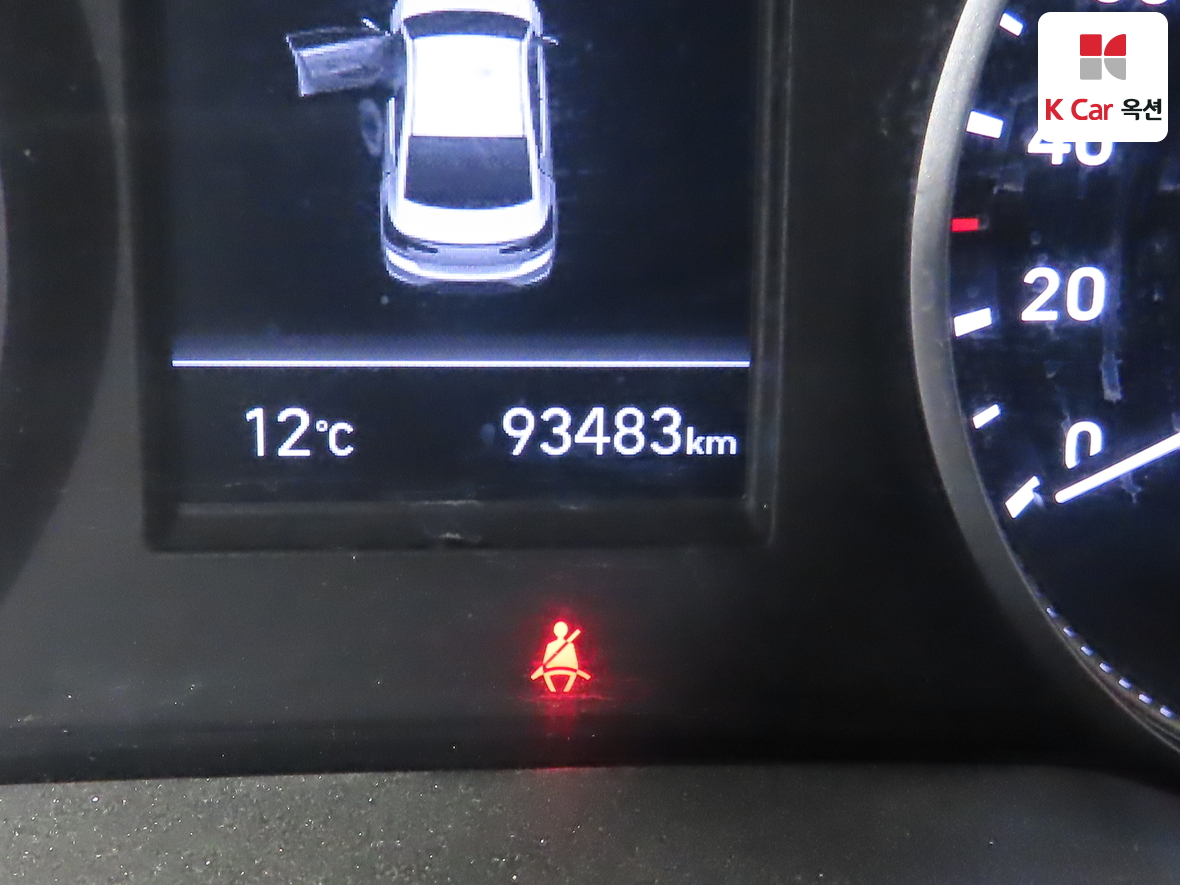 Hyundai Elantra 2020 - Image 4