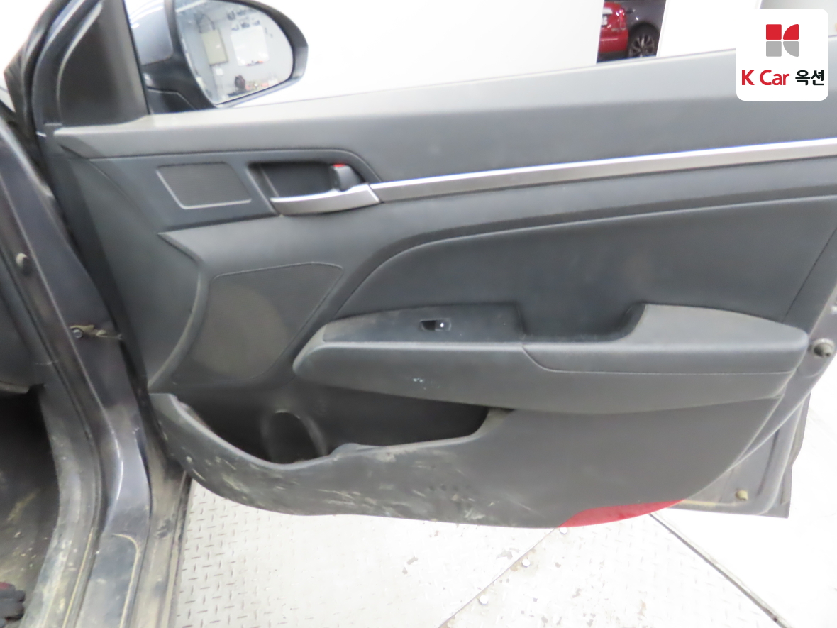 Hyundai Elantra 2020 - Image 29