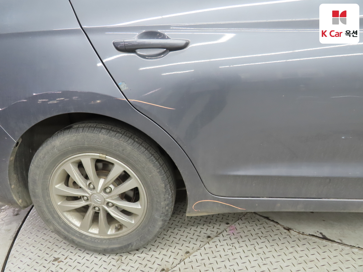 Hyundai Elantra 2020 - Image 39