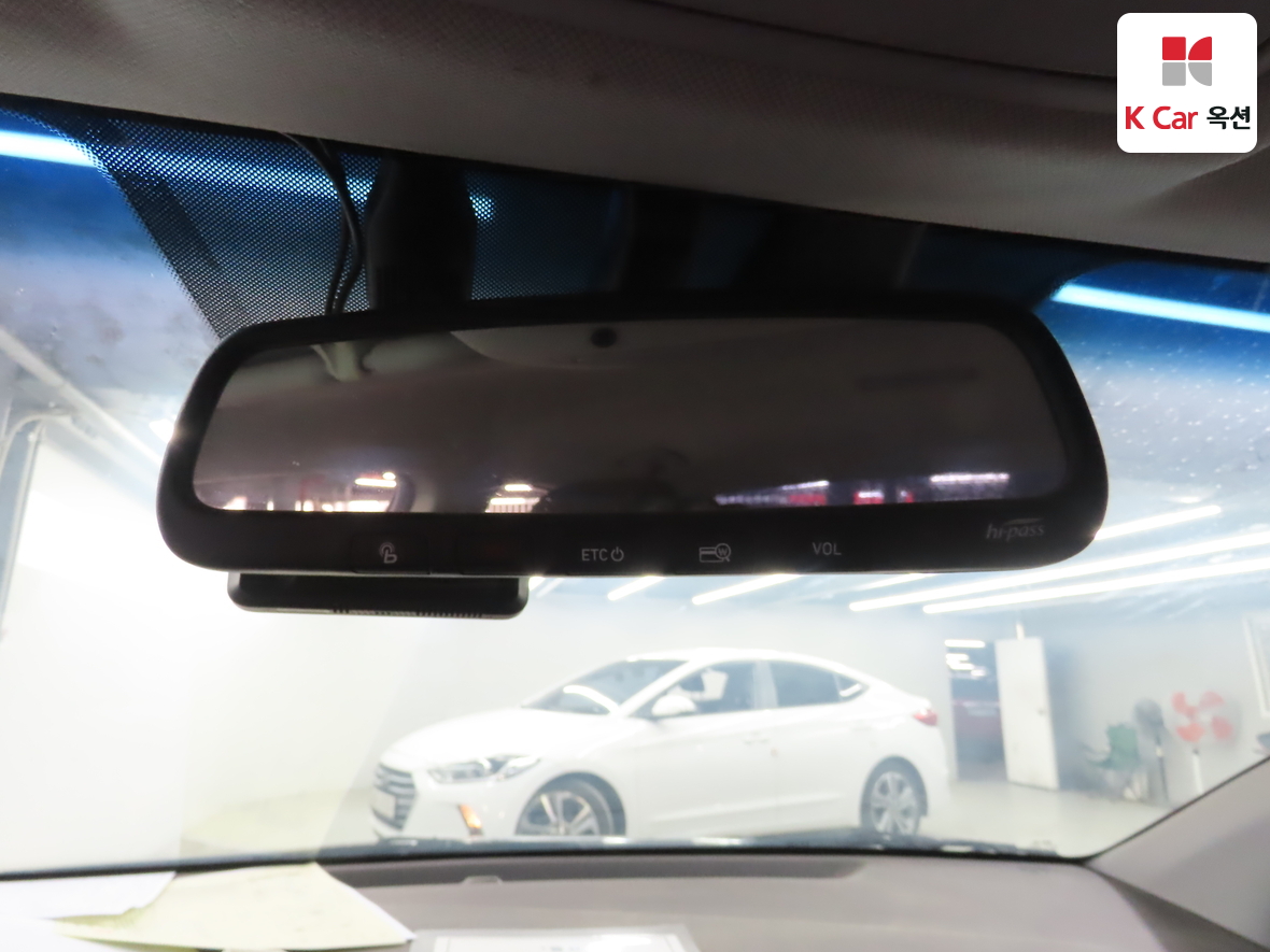 Hyundai Elantra 2020 - Image 13