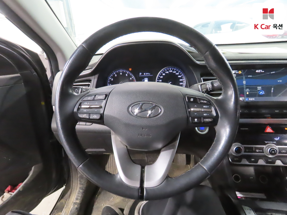 Hyundai Elantra 2020 - Image 10