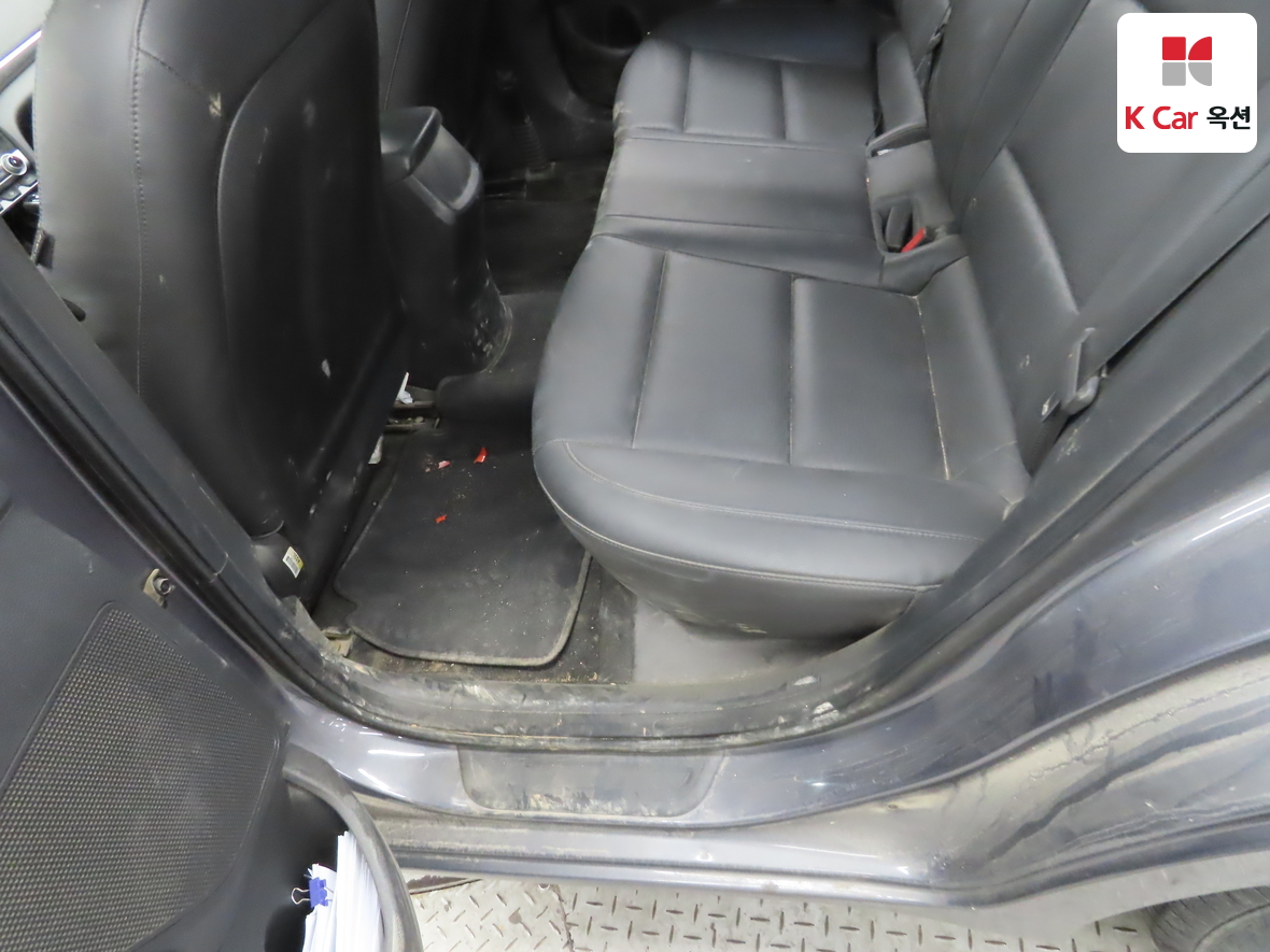 Hyundai Elantra 2020 - Image 24