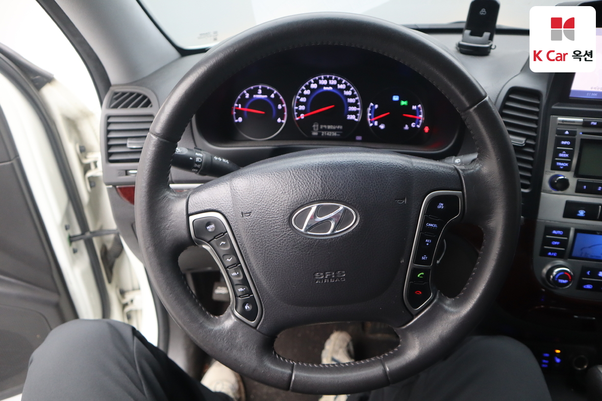 هيونداي سانتافي 2011 - صورة 10