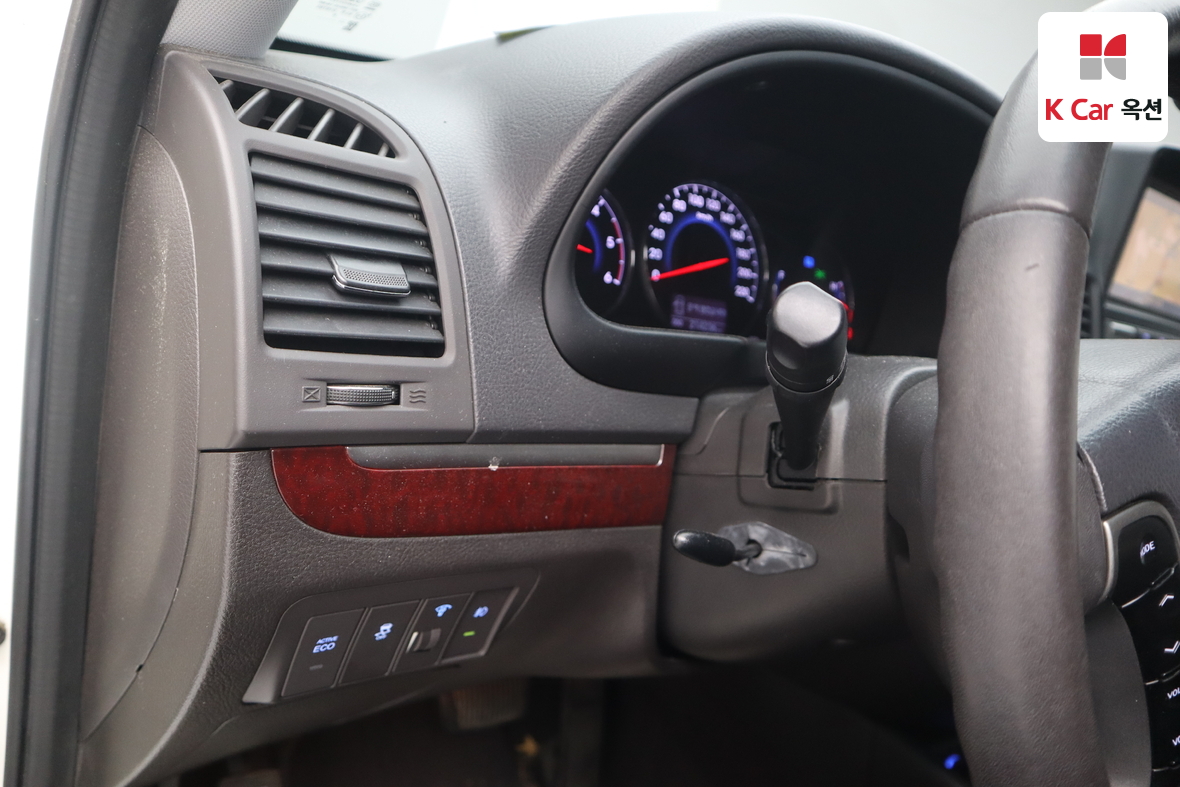 هيونداي سانتافي 2011 - صورة 9