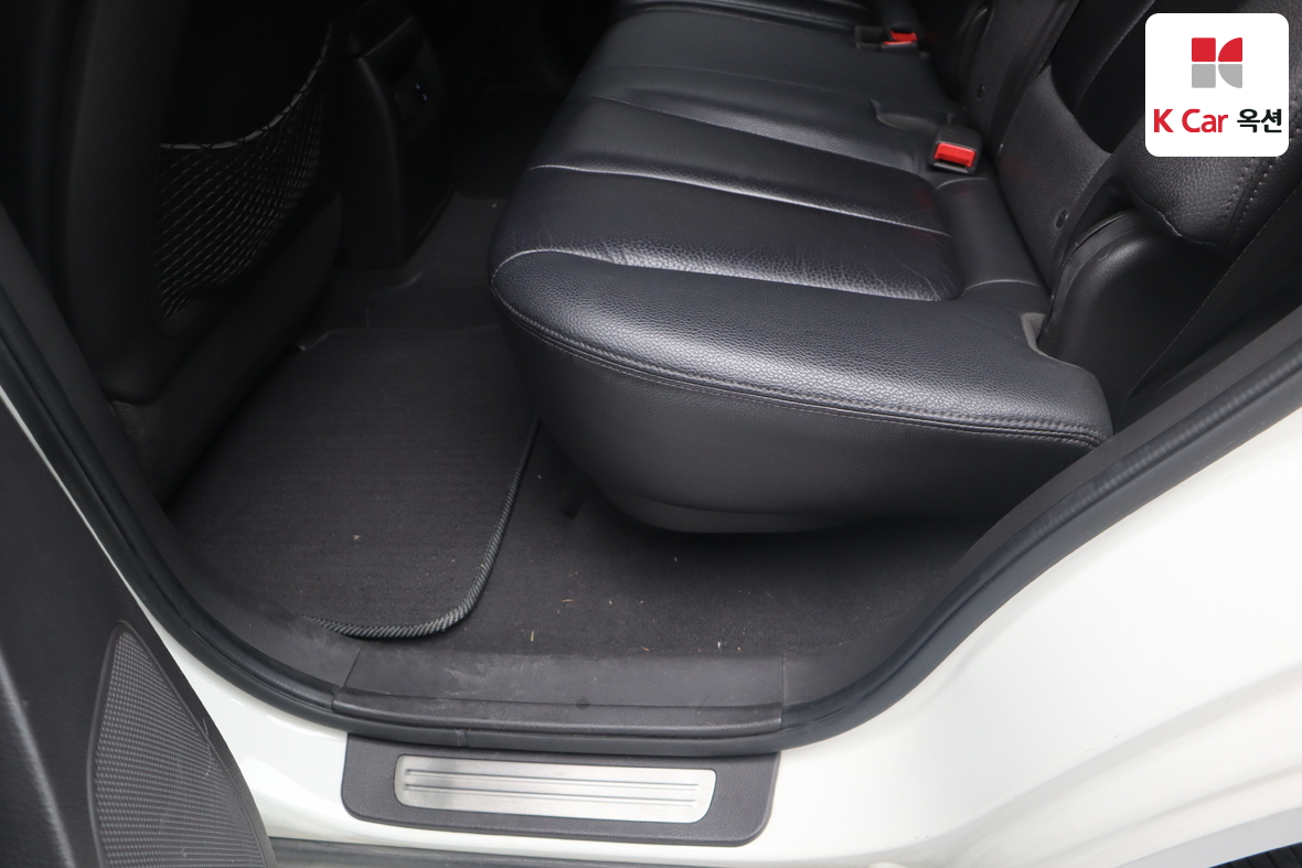 هيونداي سانتافي 2011 - صورة 23