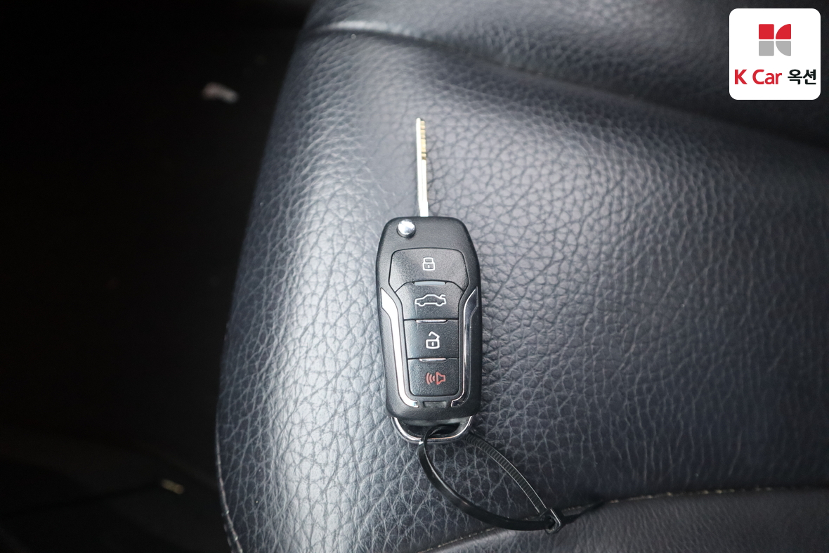 هيونداي سانتافي 2011 - صورة 18