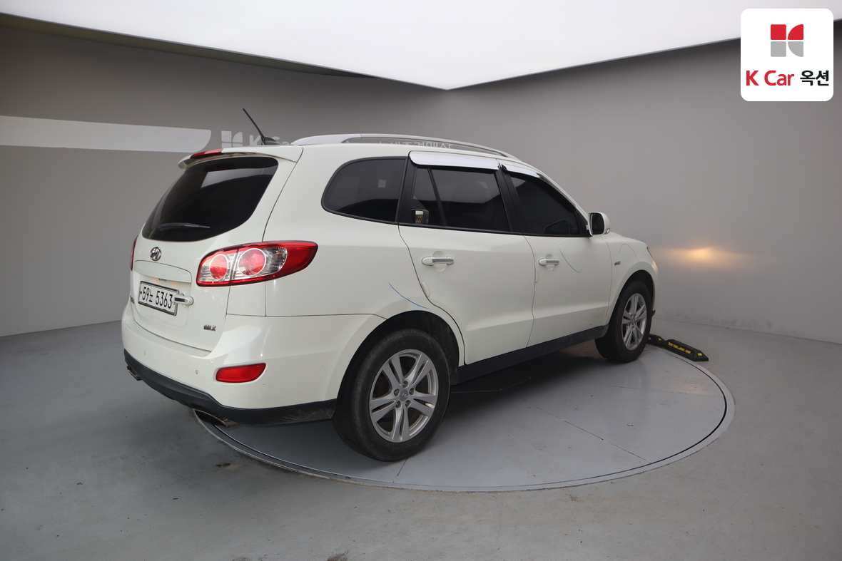 هيونداي سانتافي 2011 - صورة 2