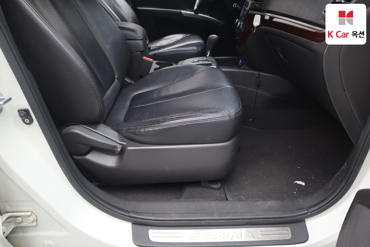 هيونداي سانتافي 2011 - صورة 31