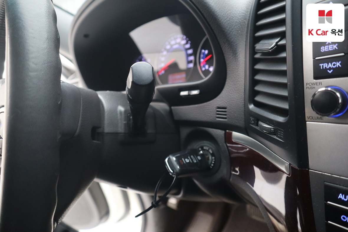 هيونداي سانتافي 2011 - صورة 11