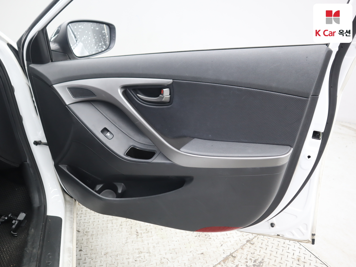 Hyundai Elantra 2013 - Image 31