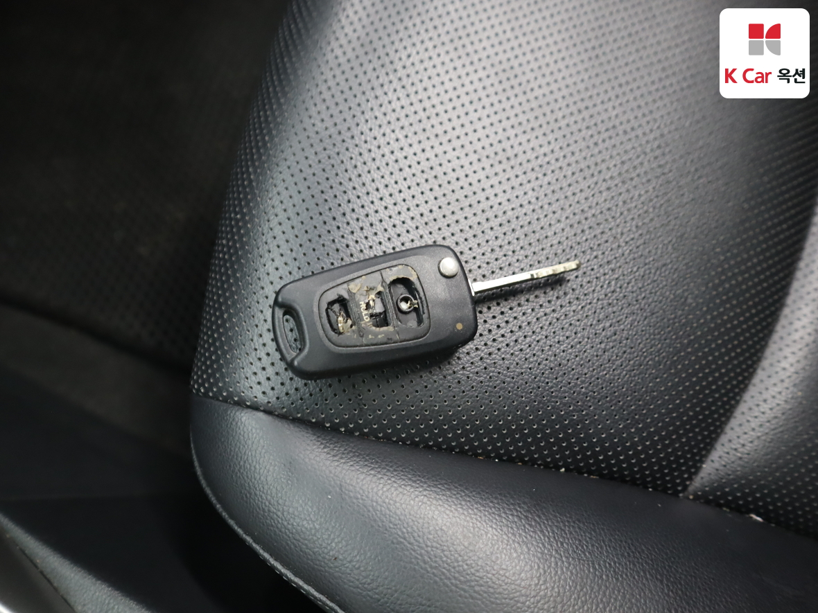 Hyundai Elantra 2013 - Image 18