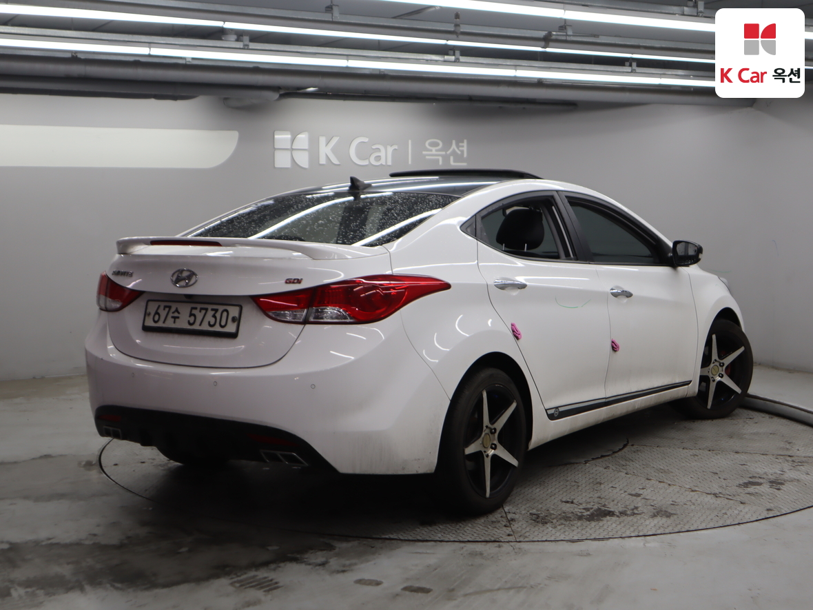 Hyundai Elantra 2013 - Image 2