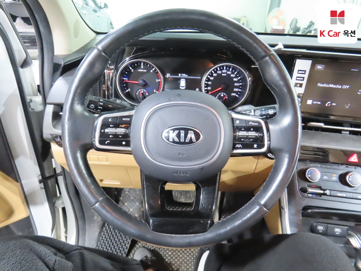 Kia Carnival 2021 - Image 10